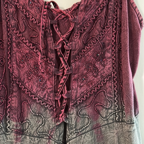 Handkerchief style multicolor top - Picture 2 of 3